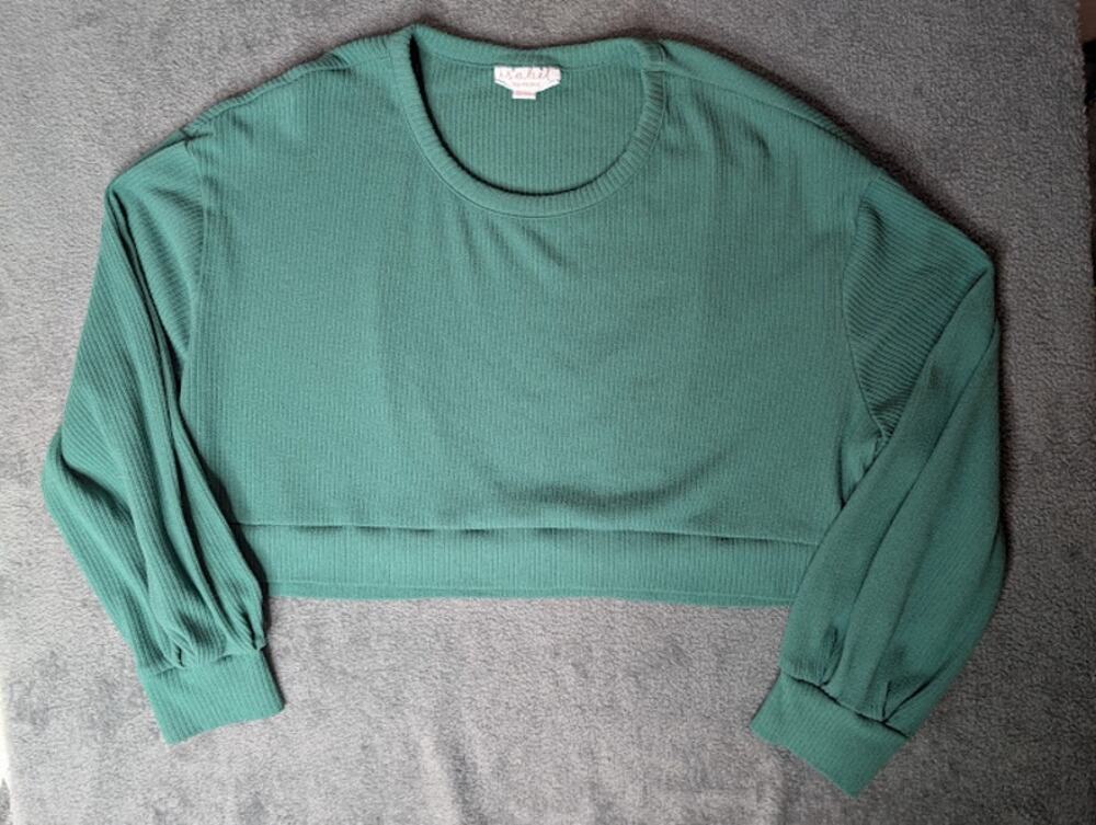 ISABEL Green Maternity cropped ribbed sweater size Large Cozycore Loungewear